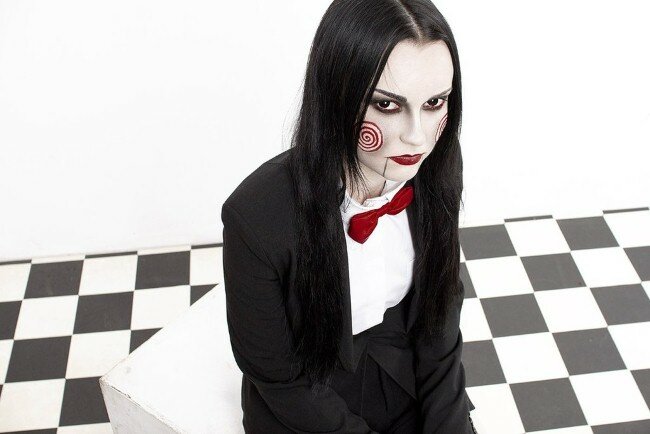 Sadistic and Beautiful: A Billy the Puppet from Saw Cosplay!